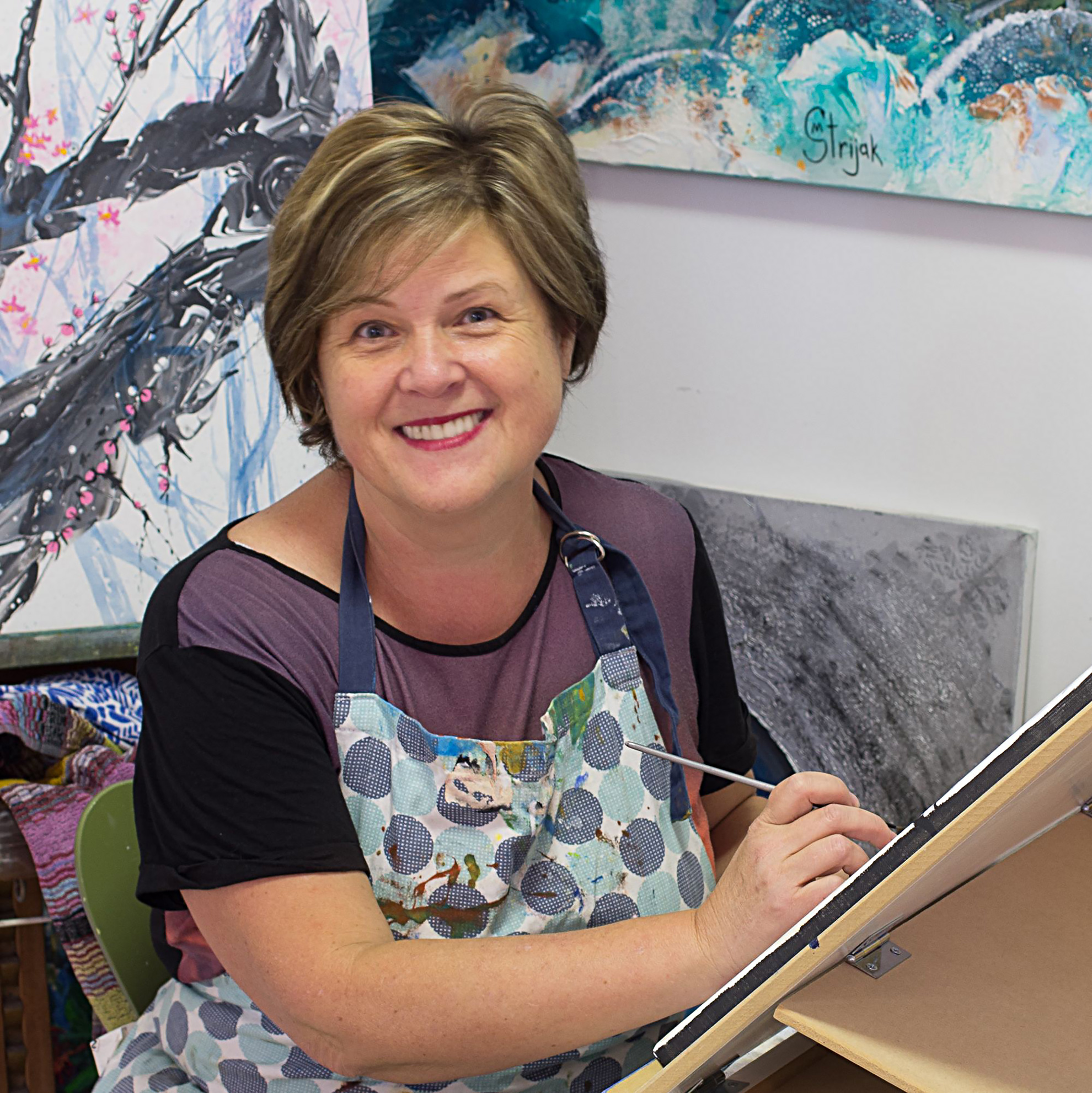 Marina Strijakova creating original floral and nature paintings in her studio Marina Strijakova creating original floral and nature paintings in her studio